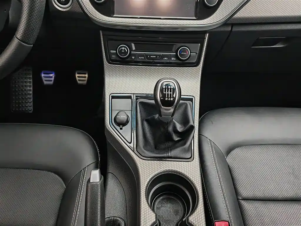 Geely Emgrand GS 2017 — фото 13