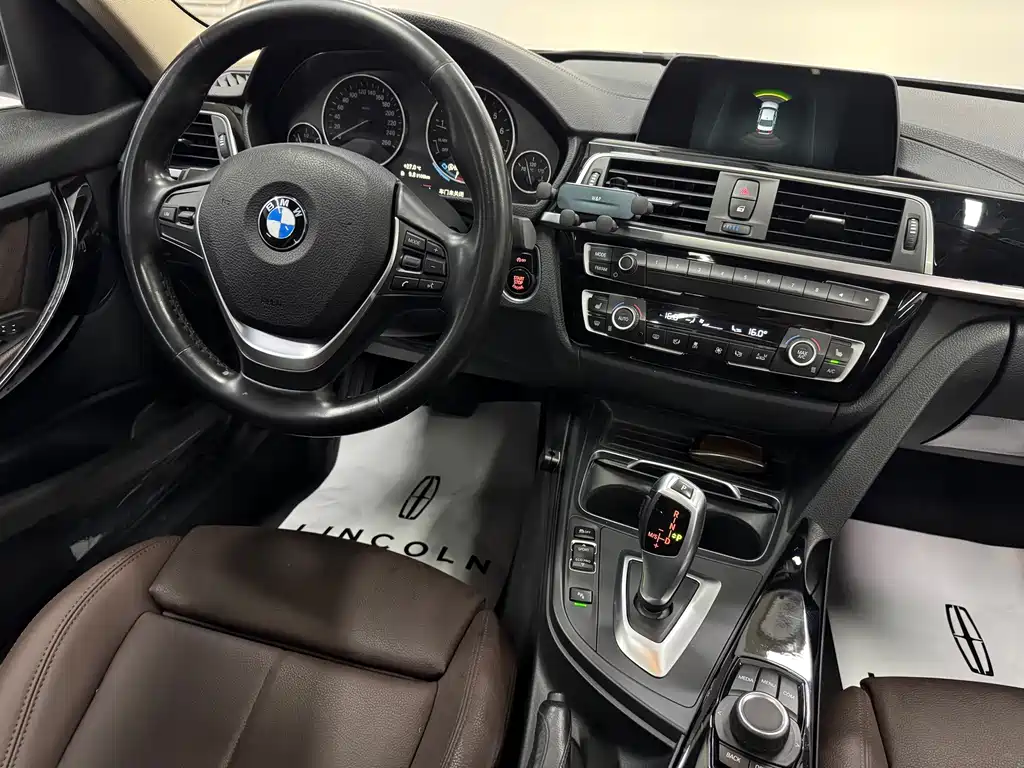 BMW 3 Series 2018 — фото 5