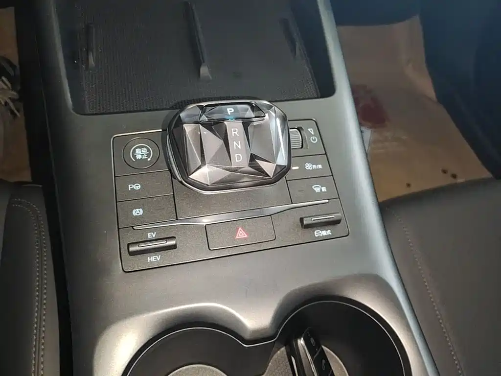 BYD Qin PLUS 2025 — фото 14