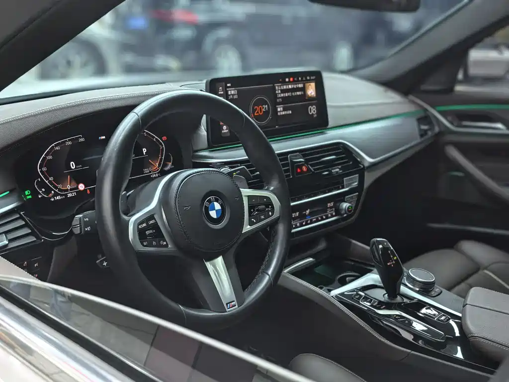 BMW 5 Series 2022 — фото 14