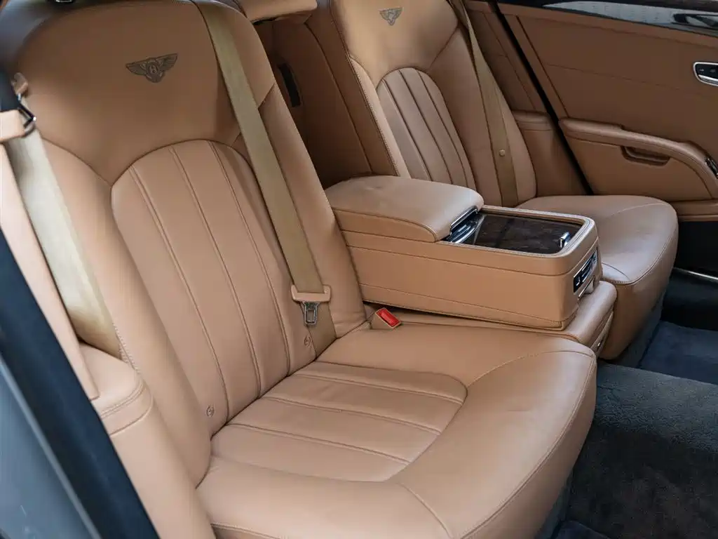 Bentley Mulsanne 2015 — фото 21