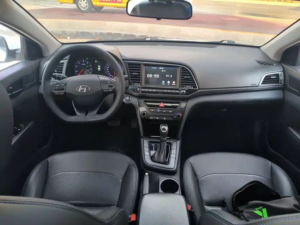 Hyundai Elantra 2019