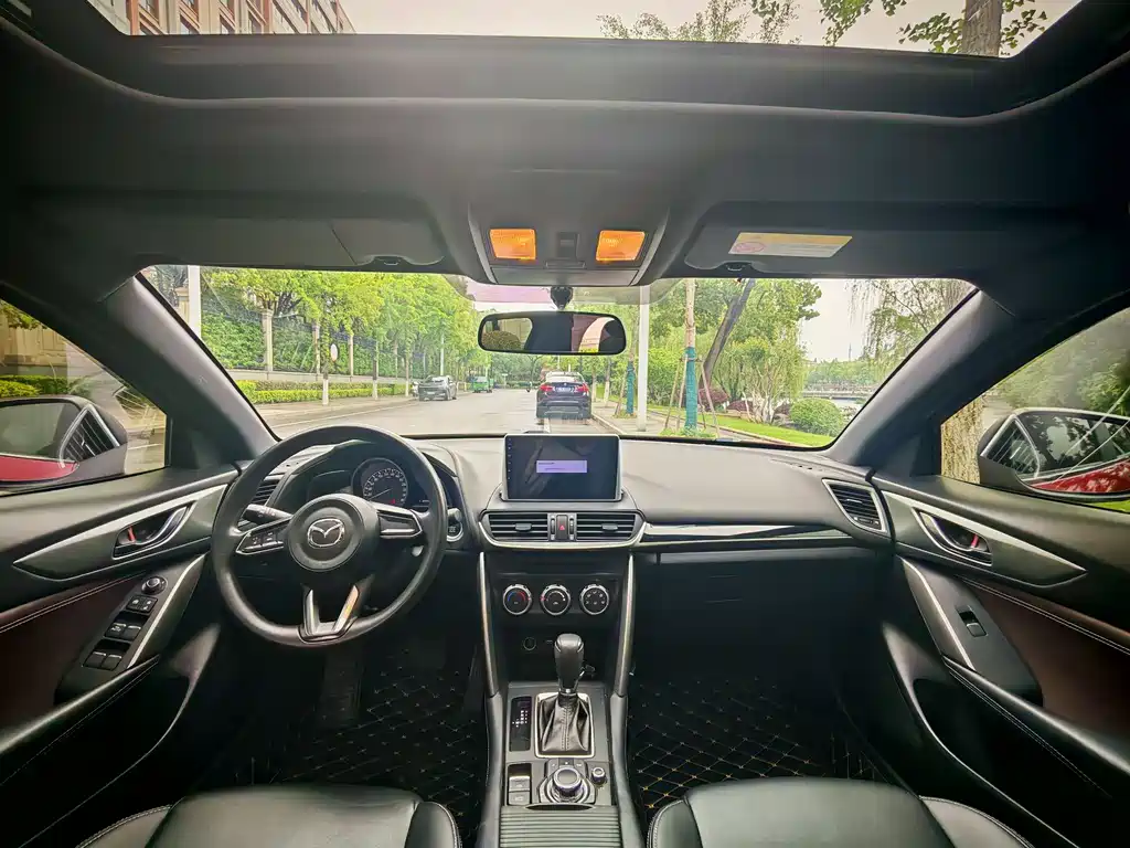 Mazda CX-4 2018 — фото 15