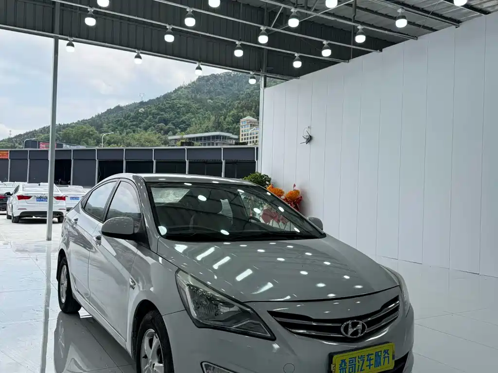 Hyundai Verna 2015 — фото 3