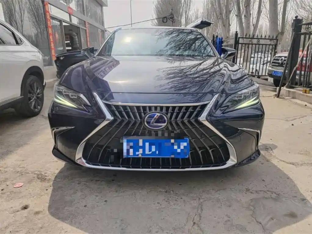 Lexus ES 2021