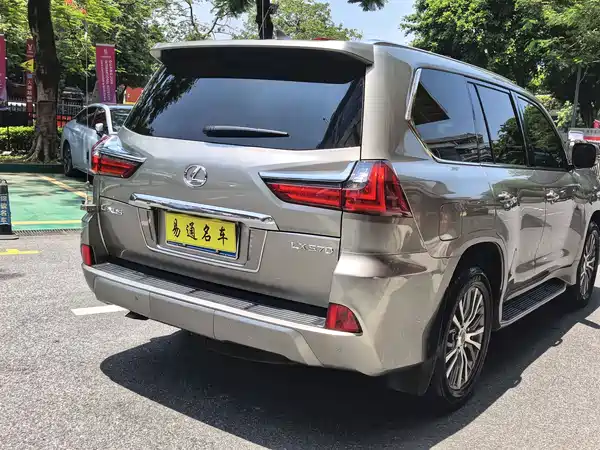 Lexus LX 2019