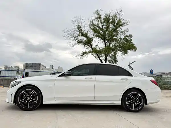 Mercedes-Benz C-Class 2021