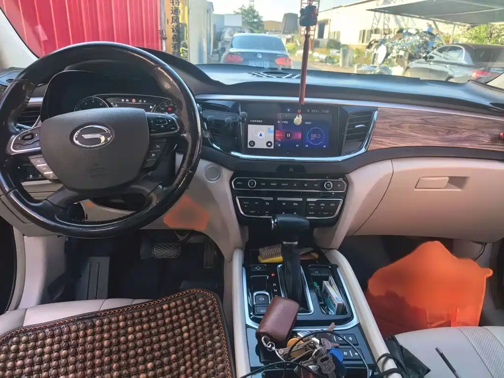 GAC Trumpchi GS8 2017 — фото 13