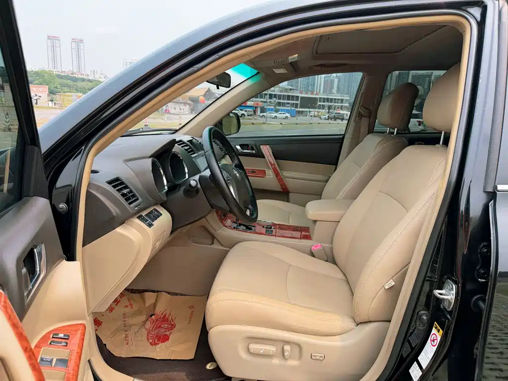 Toyota Highlander 2014 — фото 12
