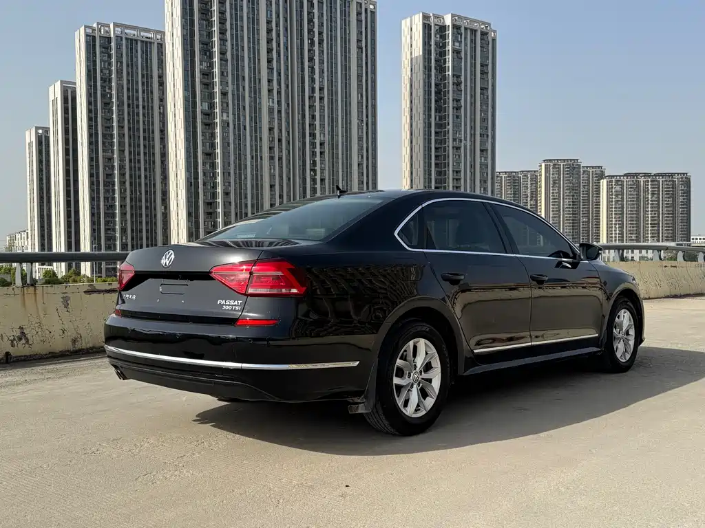 Volkswagen Passat 2018 — фото 12