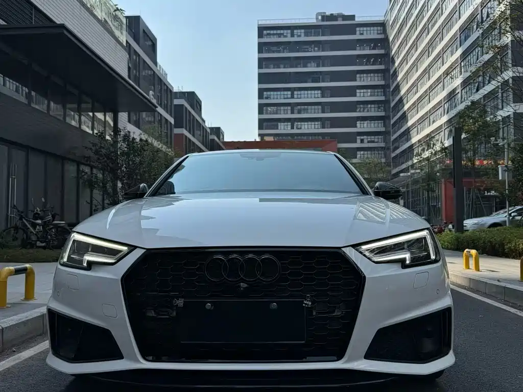 Audi A4L 2019