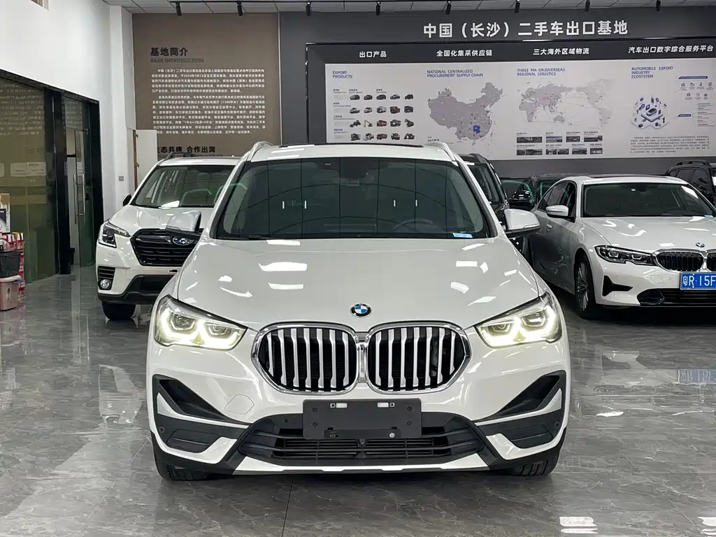 BMW X1 2022 — фото 2