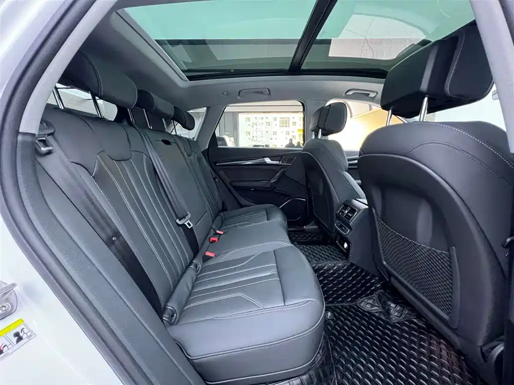 Audi Q5L 2023 — фото 15