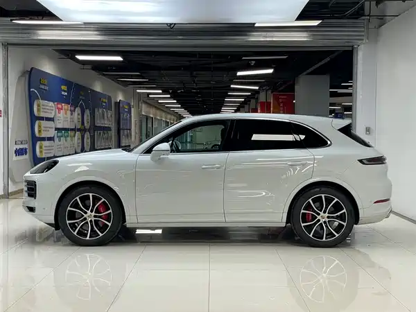 Porsche Cayenne 2024