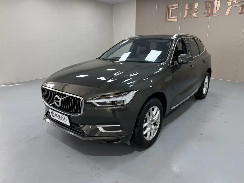 Volvo XC60 2019 — фото 1