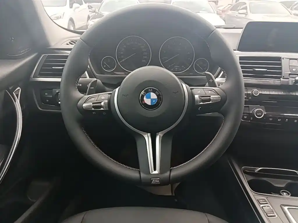 BMW 3 Series 2016 — фото 11
