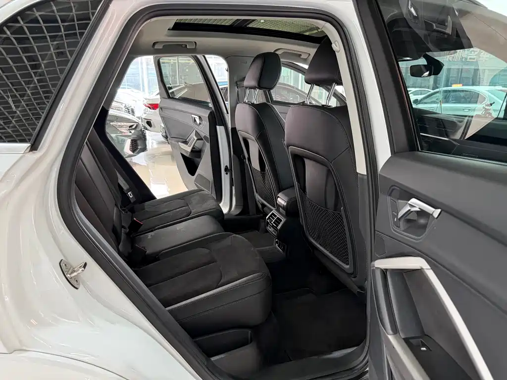 Audi Q3 2023 — фото 10