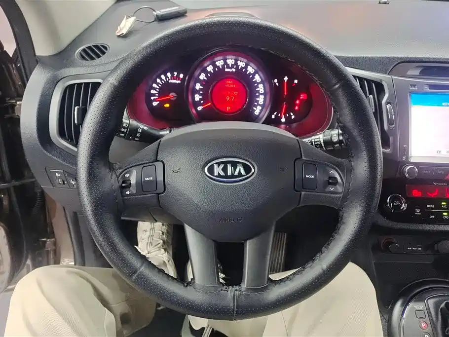 Kia Sportage 2011 — фото 15