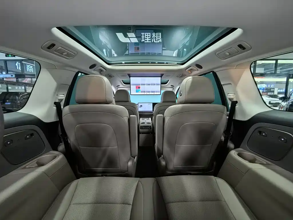 Li Auto i8 2025 — фото 10