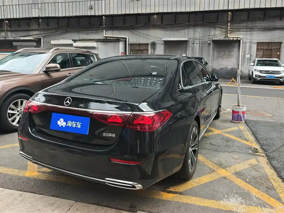 Mercedes-Benz E-Class 2025
