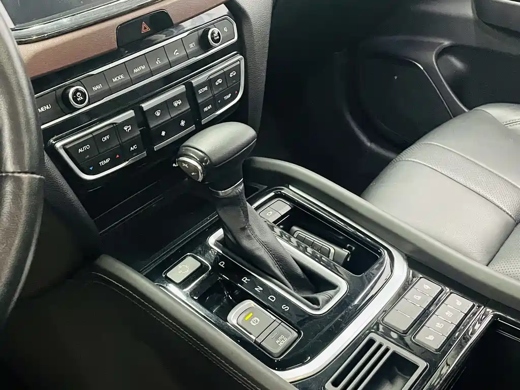 GAC Motor Trumpchi GS8 2019 — фото 7