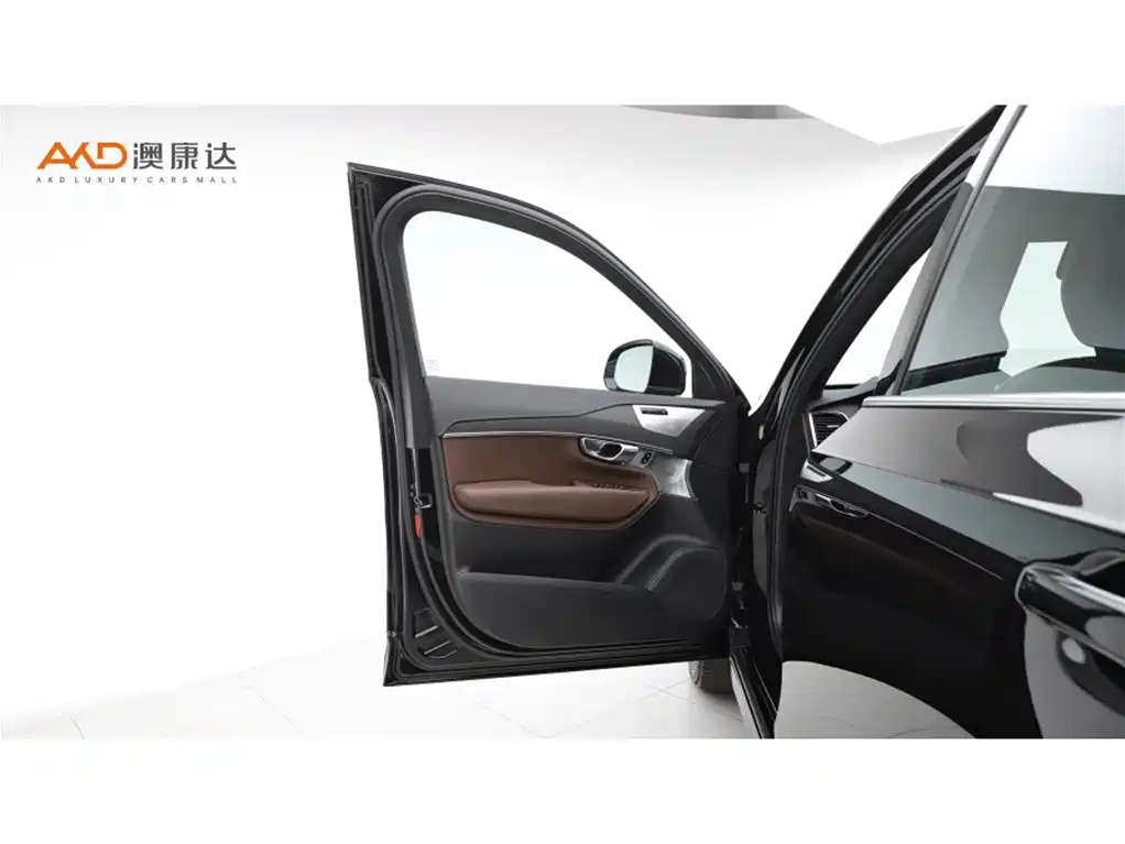 Volvo XC90 2023 — фото 11