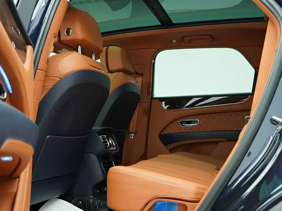 Bentley Bentayga PHEV 2021 — фото 12