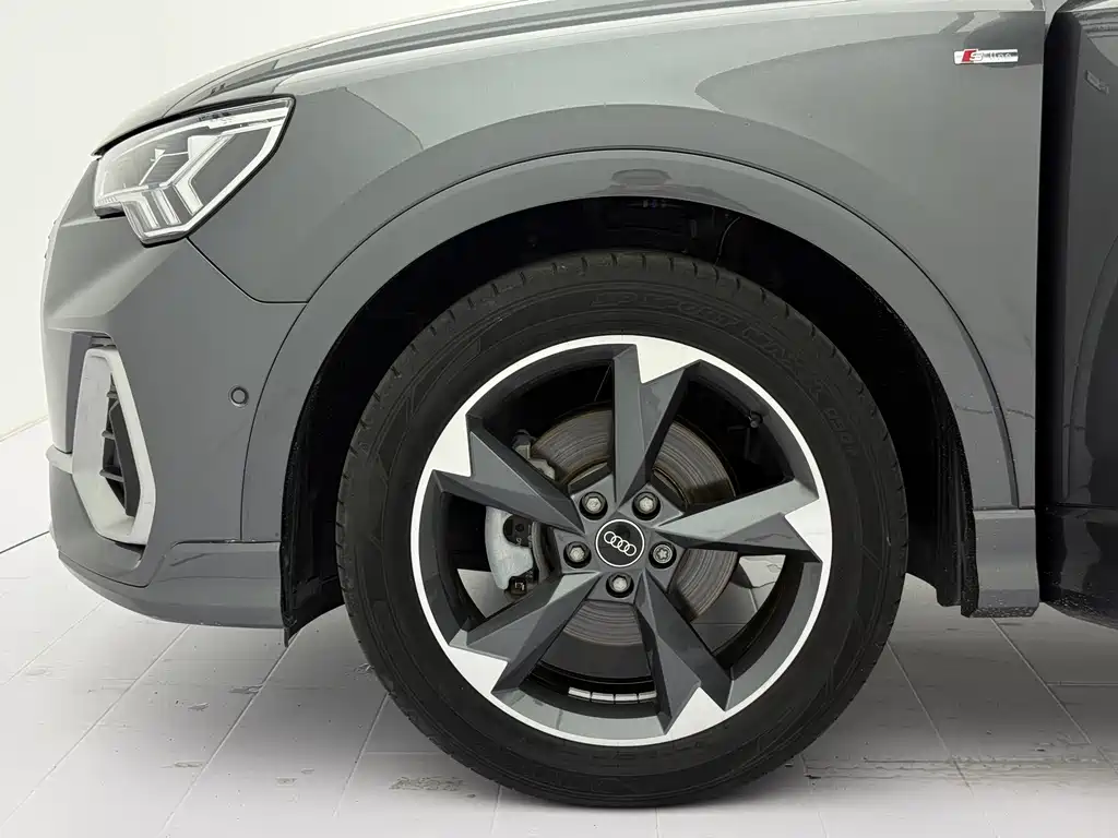 Audi Q3 2023 — фото 22