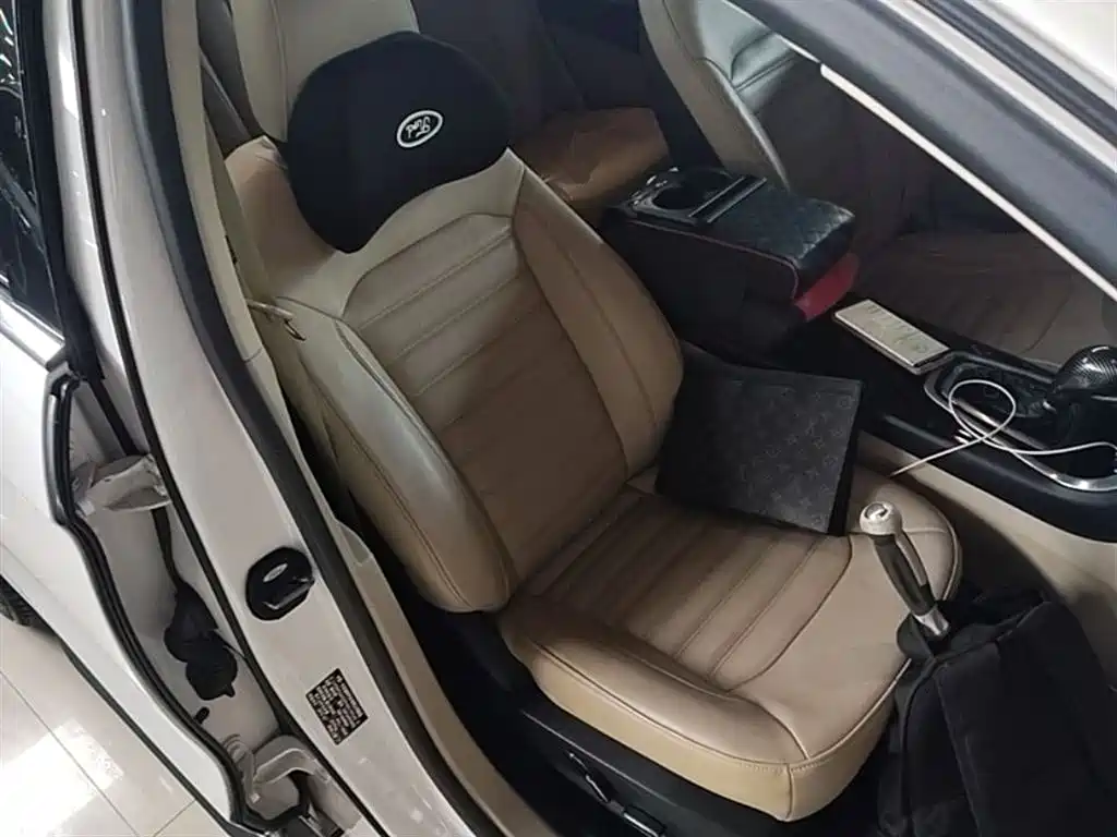 Ford Edge 2015 — фото 25