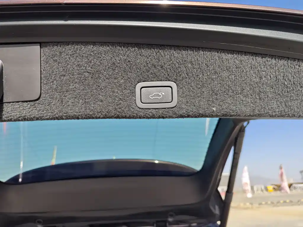 Volvo XC60 2017 — фото 15