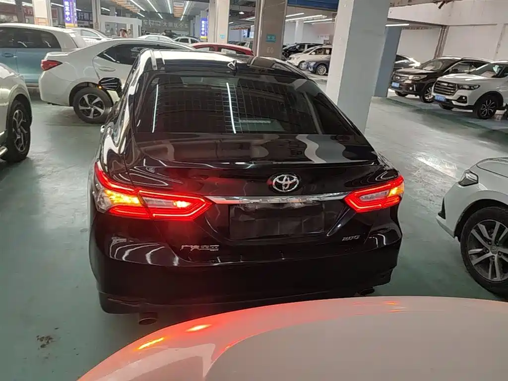 Toyota Camry 2021 — фото 6