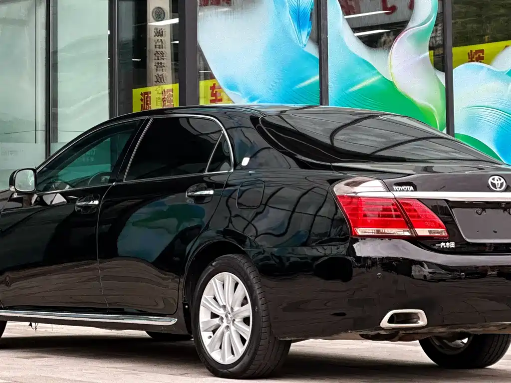 Toyota Crown 2014 — фото 7