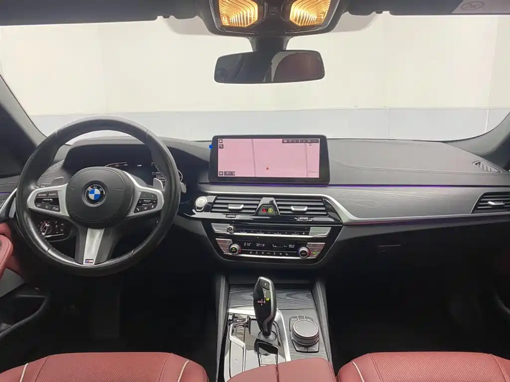 BMW 5 Series 2021 — фото 13