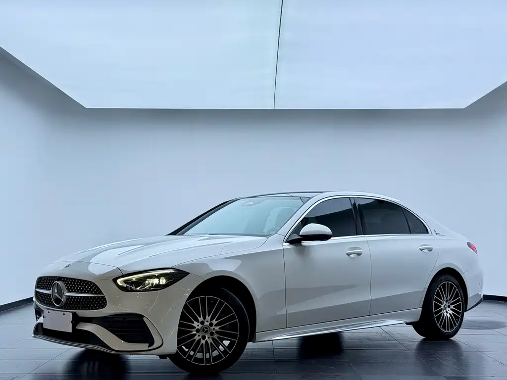 Mercedes-Benz C-Class 2023 — фото 1