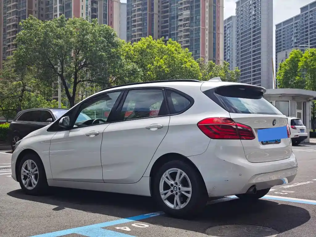 BMW 2 Series Active Tourer 2016 — фото 4