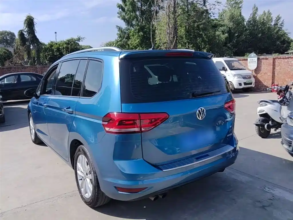 Volkswagen Touran 2019 — фото 5