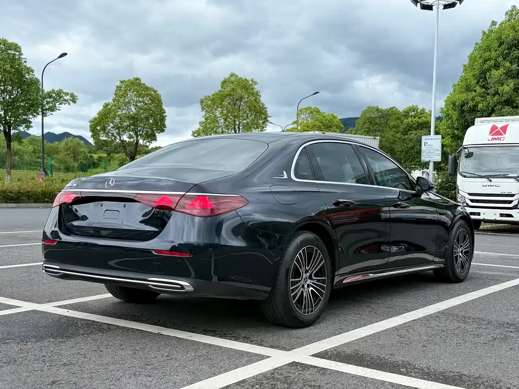Mercedes-Benz E-Class 2024