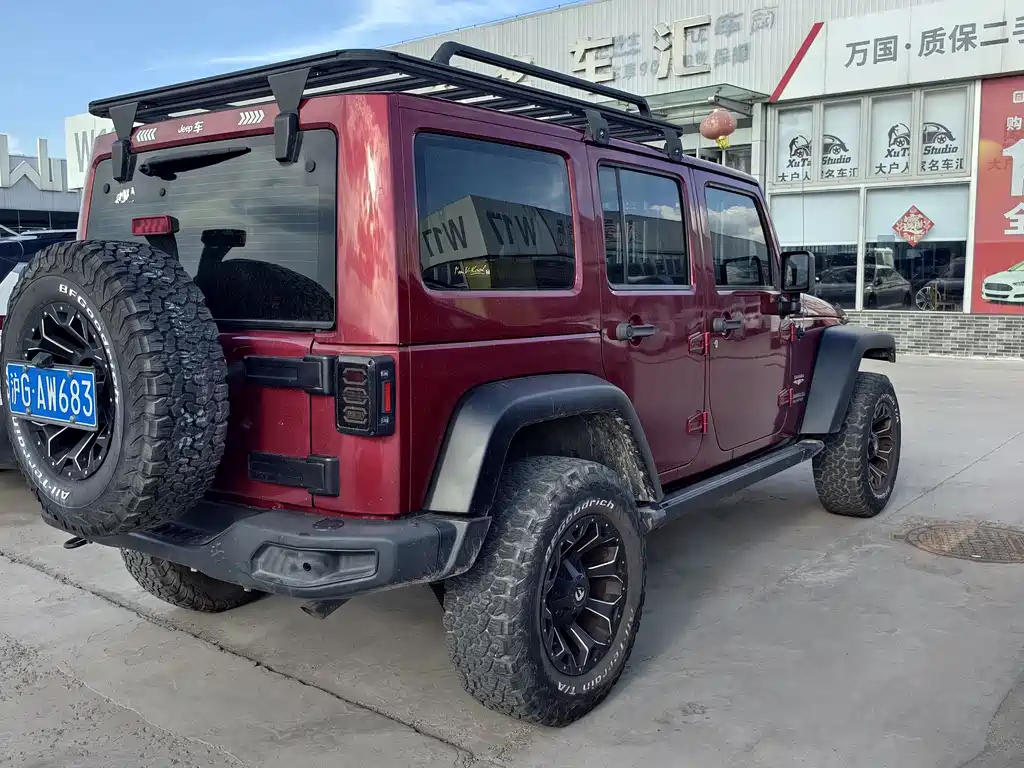 Jeep Wrangler 2012 — фото 9