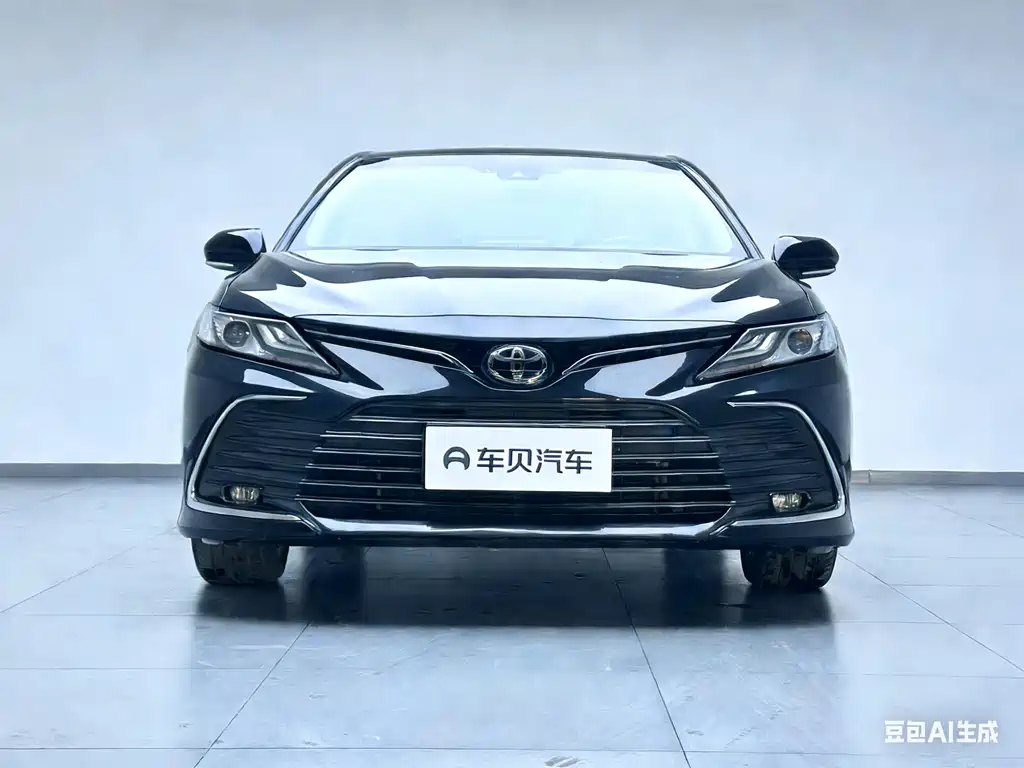 Toyota Camry 2022 — фото 2