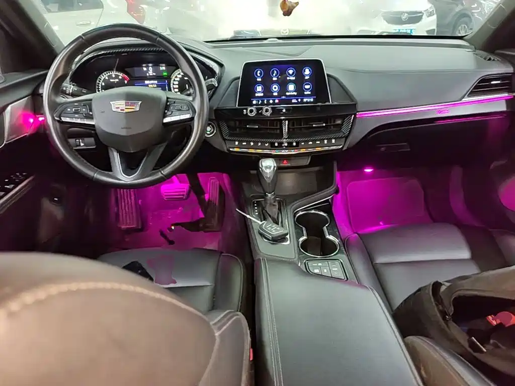 Cadillac CT4 2020 — фото 10