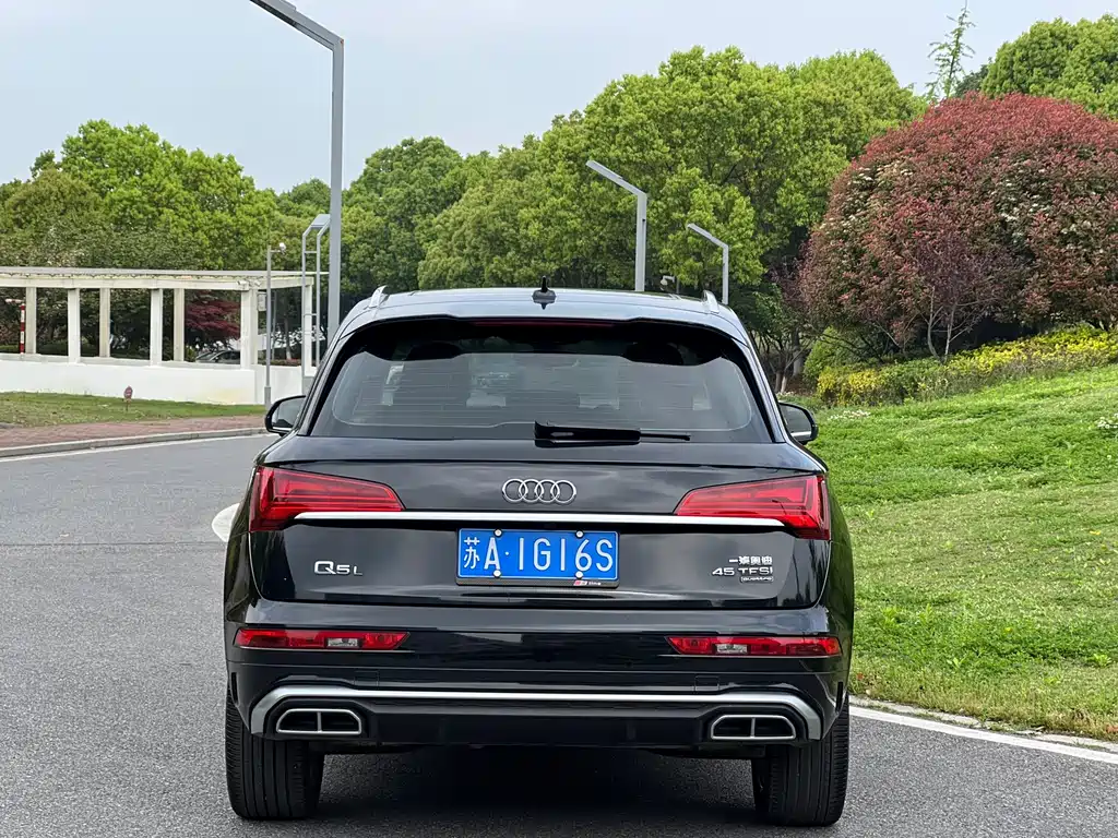 Audi Q5L 2022 — фото 6