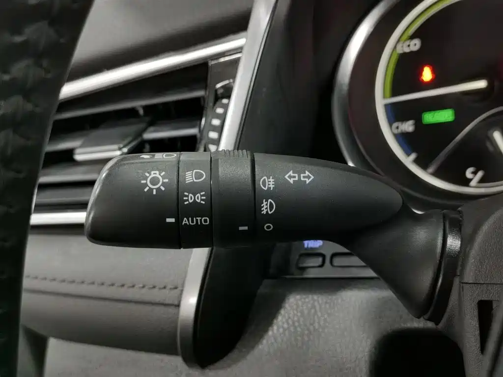 Toyota Camry 2020 — фото 21