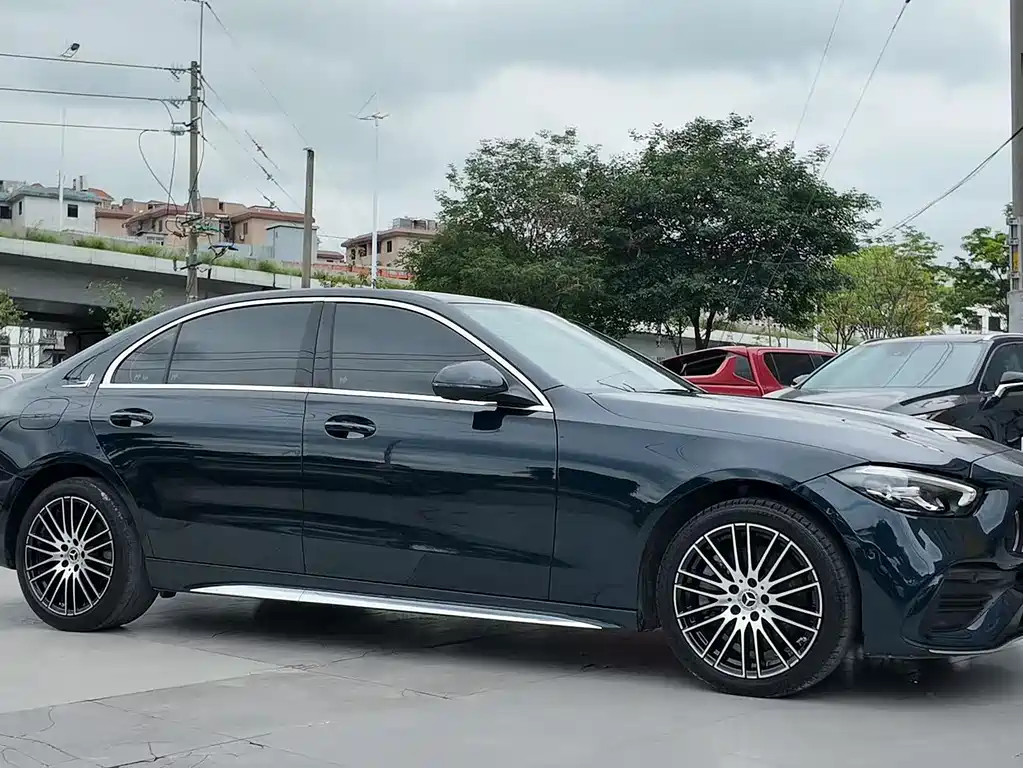 Mercedes-Benz C-Class 2023 — фото 3