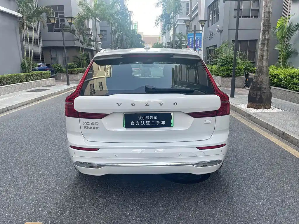Volvo XC60 PHEV 2025 — фото 11