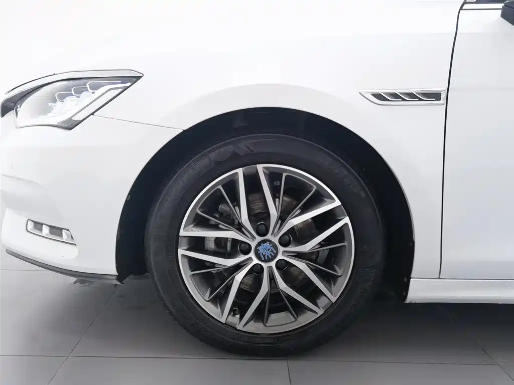 BYD Qin Pro NEV 2019 — фото 17