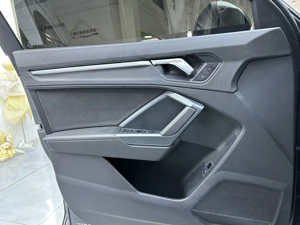 Audi Q3 2024 — фото 13