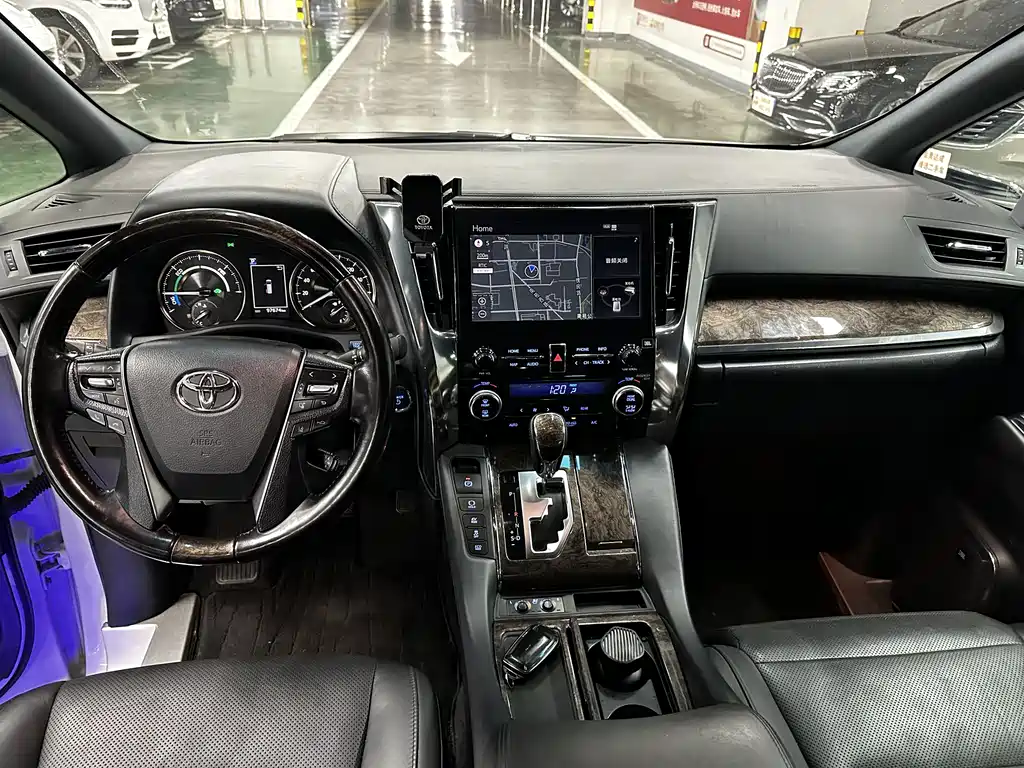 Toyota Alphard 2021 — фото 14