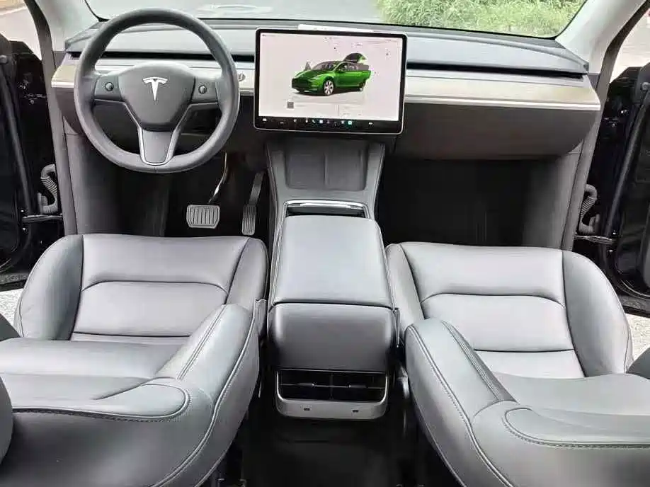Tesla Model Y 2022 — фото 13