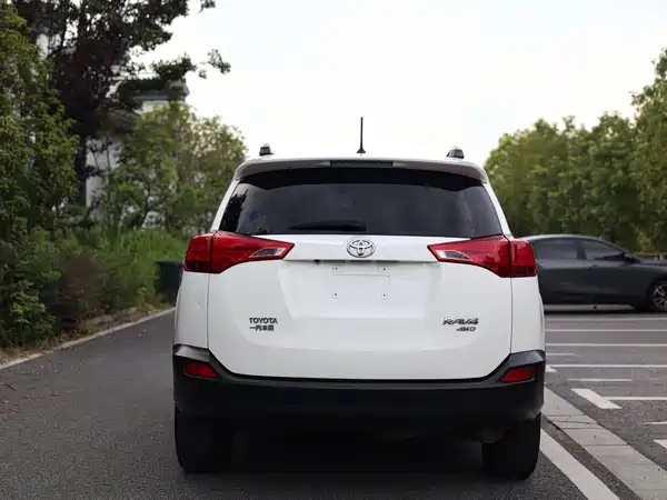Toyota RAV4 2014