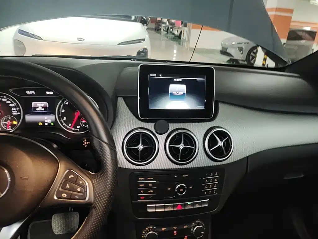 Mercedes-Benz B-Class 2015 — фото 13